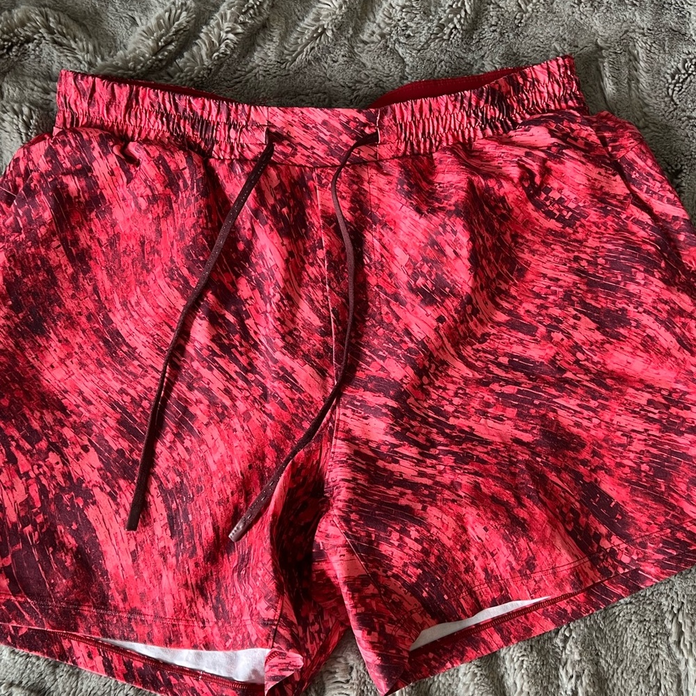 Lululemon swim trunks 5”
